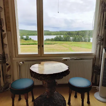Authentic Arctic By The River Hébergement de vacances *